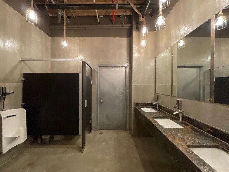 More Photos Of 55 Meadow St, Brooklyn Manufacturing For Lease