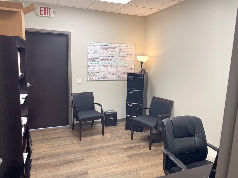 More Photos Of 4525 Schillinger Rd N, Semmes Service For Lease