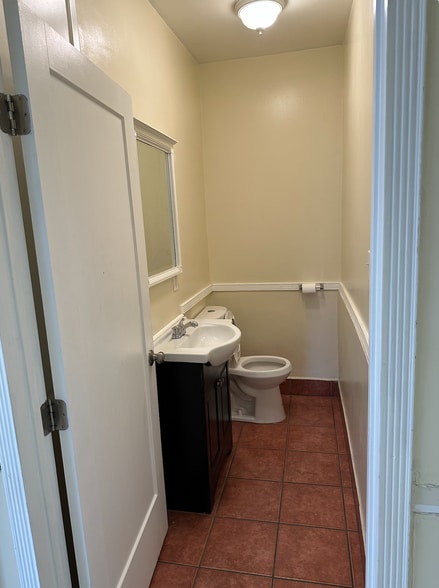 More Photos Of 13173 Van Nuys Blvd, Pacoima Storefront Retail Office For Sale