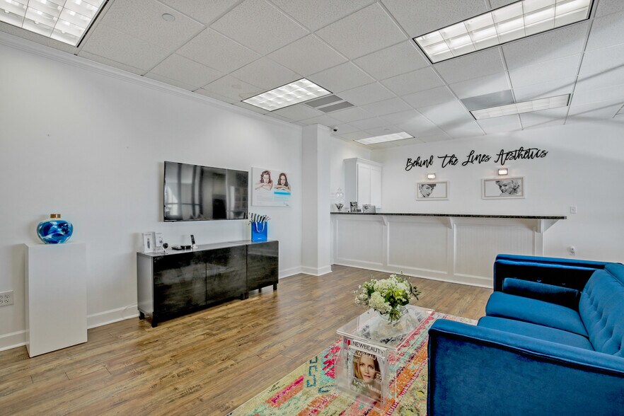 More Photos Of 19073 Interstate 45 S, Conroe General Retail For Lease