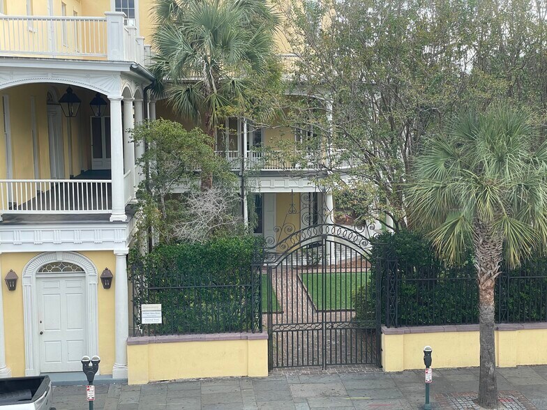 More Photos Of 463 King St, Charleston Storefront Retail Office For Lease