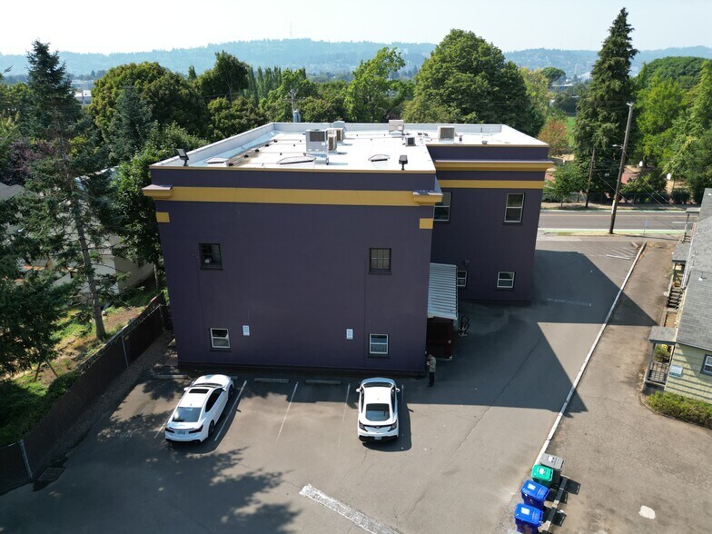 More Photos Of 3536 SE 26th Ave, Portland Office For Sale