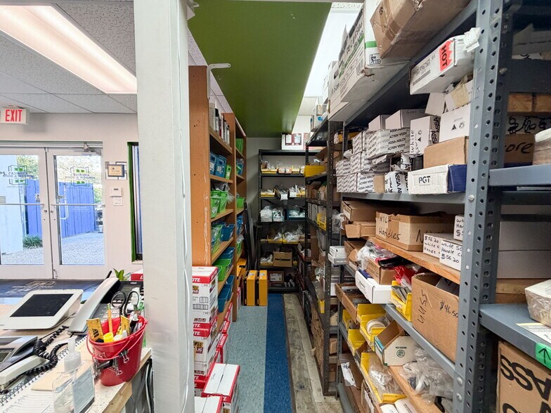 More Photos Of 5908 Johnson St, Hollywood Light Manufacturing For Sale