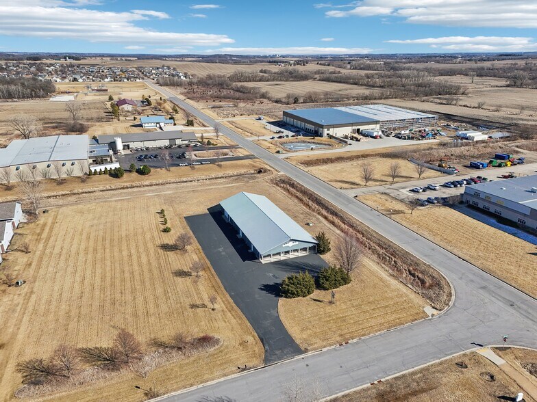 More Photos Of 680 Enterprise Dr, Lake Mills Freestanding For Lease