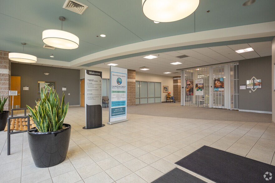More Photos Of 3235-3299 N Wellness Dr, Holland Medical For Lease
