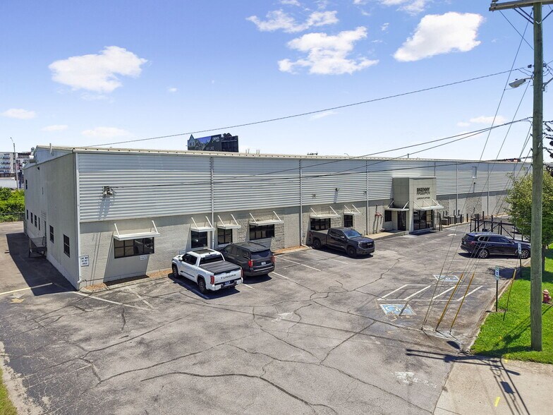More Photos Of 811 Cowan St, Nashville Distribution For Sale