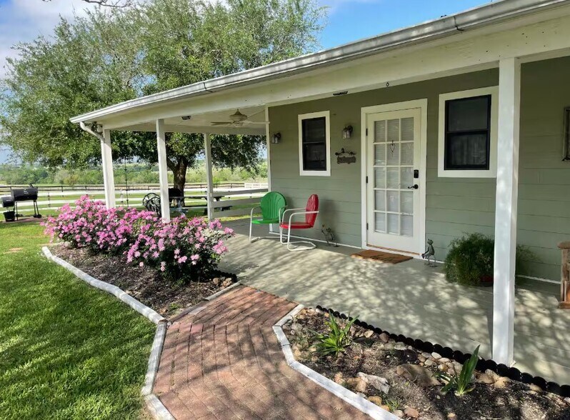 More Photos Of 1281 Post Oak Point Rd, New Ulm Hospitality For Sale
