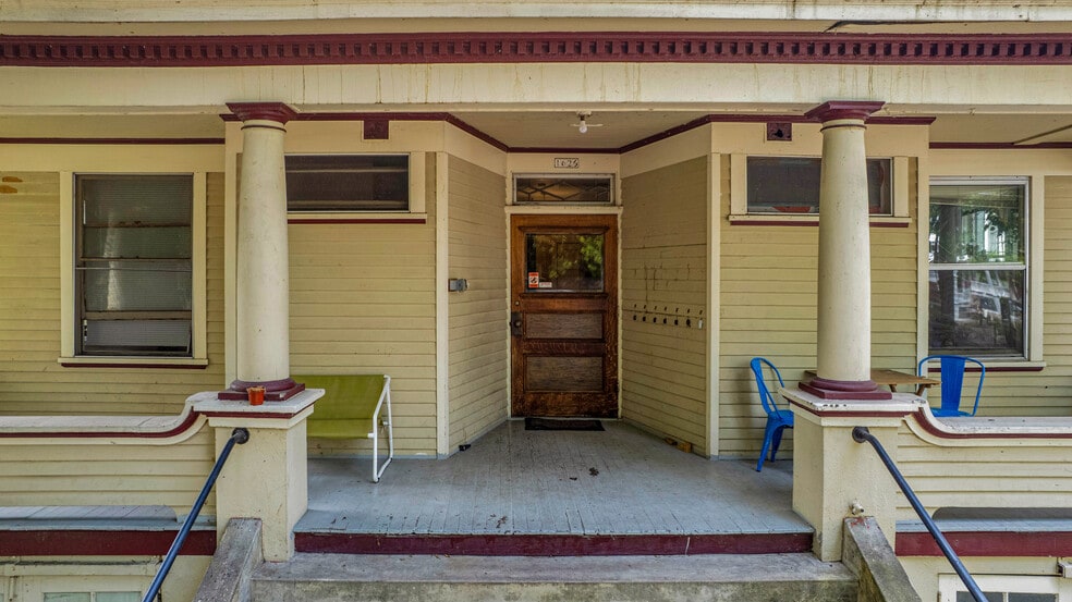 More Photos Of 1626 SE Alder St, Portland Apartments For Sale