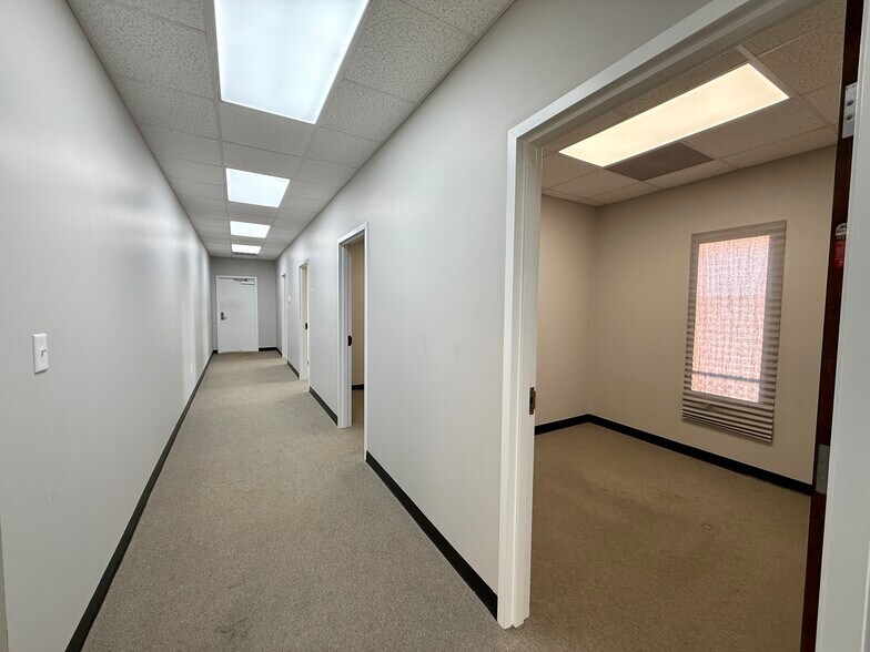 More Photos Of 142 Aqua Shed Ct, Aberdeen Flex For Lease