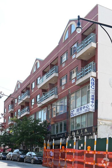 More Photos Of 133-42 37th Ave, Flushing Storefront Retail Office For Lease