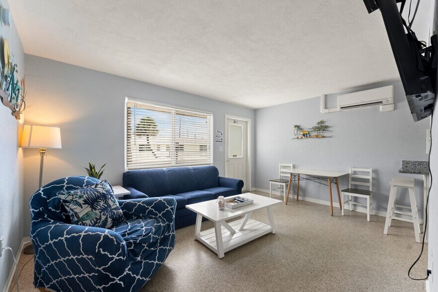 More Photos Of 1708 S Atlantic Ave, New Smyrna Beach Hotel For Sale