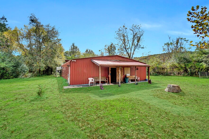 More Photos Of 4033 Geer Hwy, Cleveland General Retail For Sale