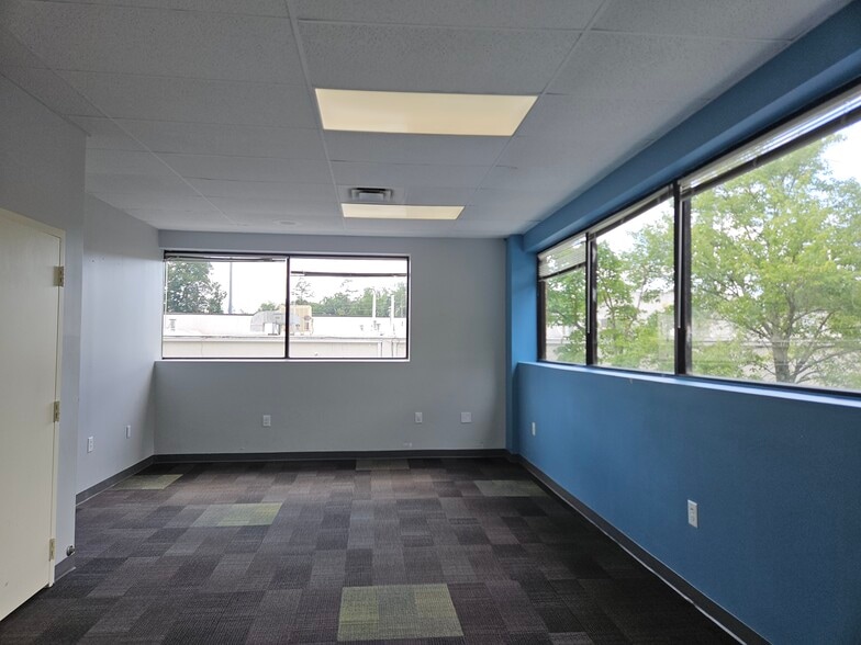 6450 Spalding Dr, Peachtree Corners, GA 30092 Medical Office For