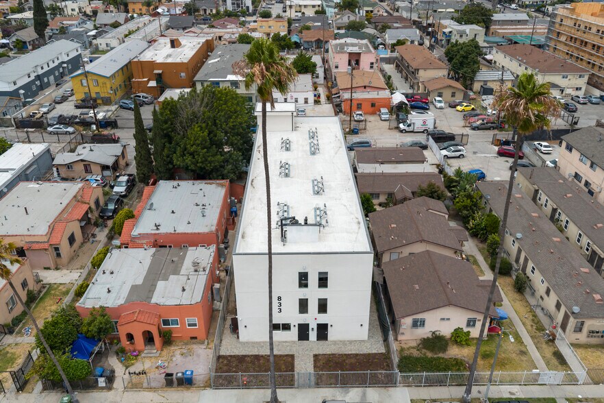 More Photos Of 833 W 84th St, Los Angeles Apartments For Sale