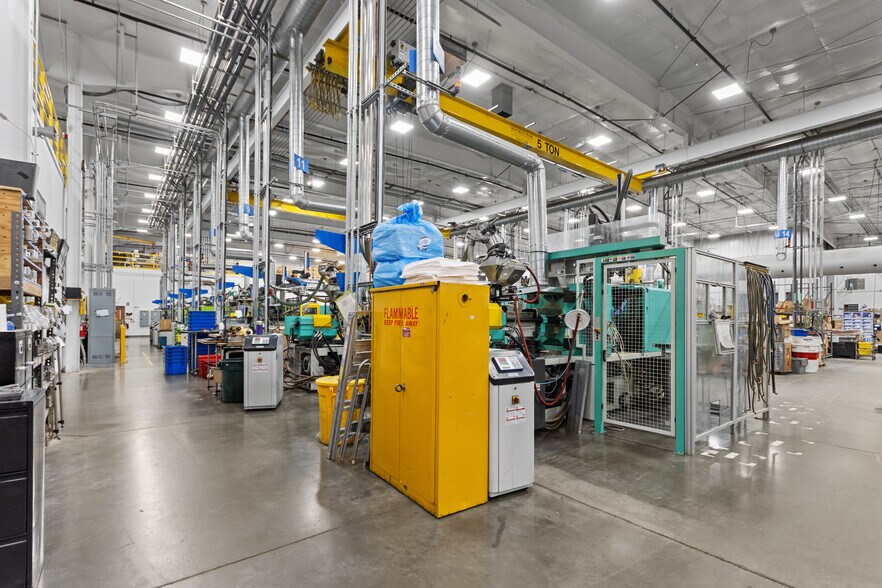 More Photos Of 275 Manhattan South Rd, Manhattan Warehouse For Sale