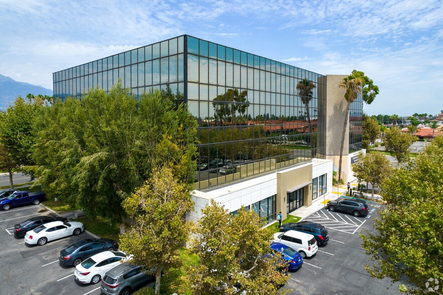 More Photos Of 337 N Vineyard Ave, Ontario Office Residential For Lease