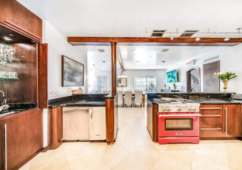 More Photos Of 1545 Meridian Ave, Miami Beach Hospitality For Lease