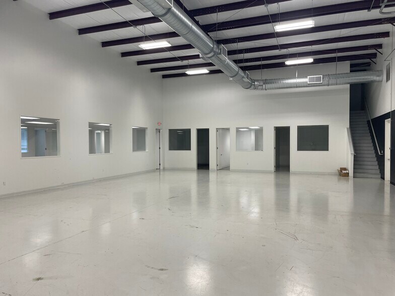 More Photos Of 1902 S Houston Ave, Humble Unknown For Lease