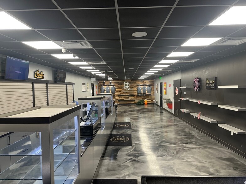 More Photos Of 3392 S Huron Rd, Bay City Storefront For Sale