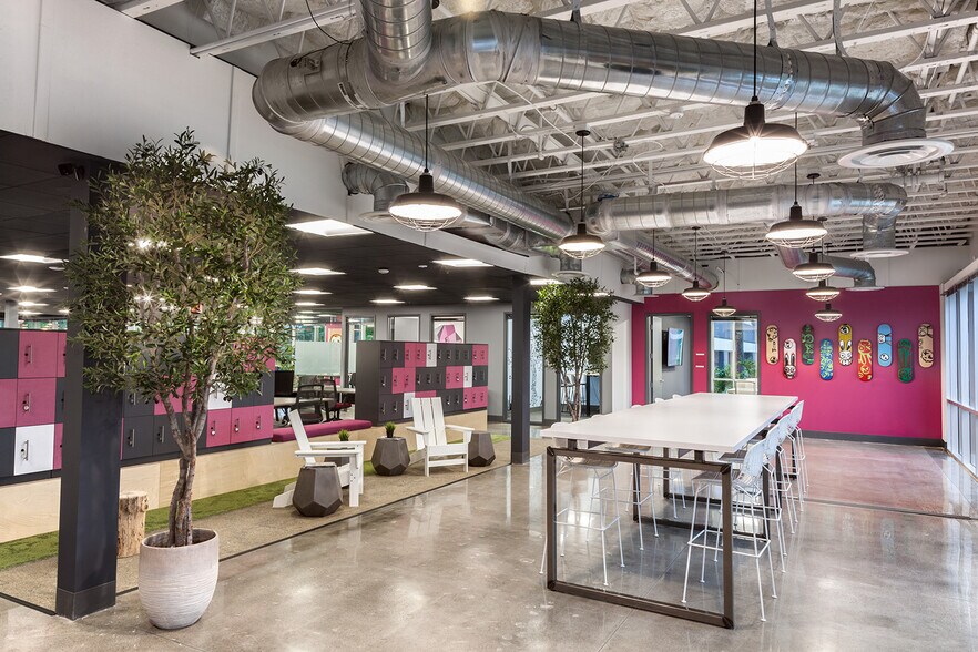 More Photos Of 25361 Commercentre Dr, Lake Forest Loft Creative Space For Lease