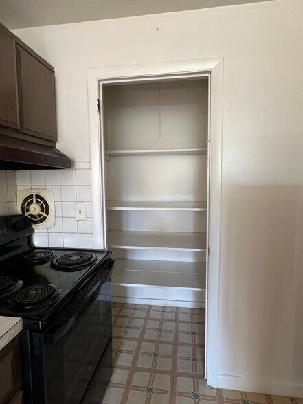 More Photos Of 256 S Marshall St, Hartford Apartments For Sale