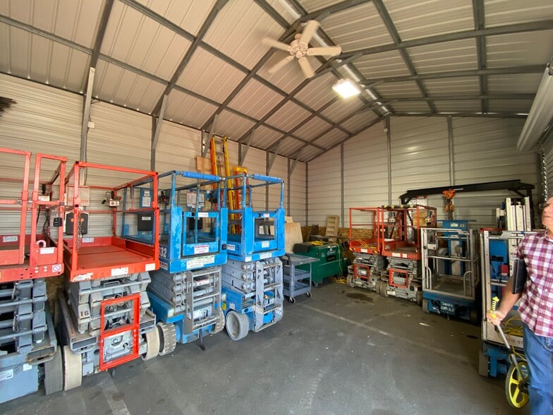 More Photos Of 750 SW Bailey Ave, Hillsboro Manufacturing For Lease