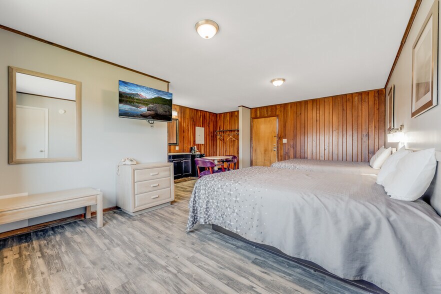 More Photos Of 21507 Seneca Trl, Marlinton Hotel For Sale