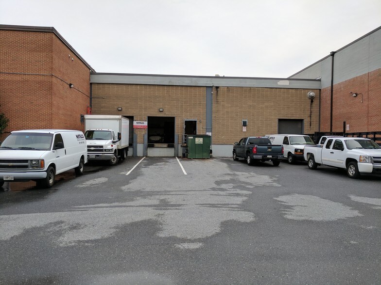 More Photos Of 110-120 W Hampton Ave, Capitol Heights Flex For Lease