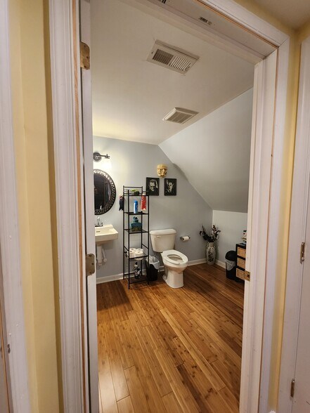More Photos Of 32191 Nassau Rd, Lewes General Retail For Lease