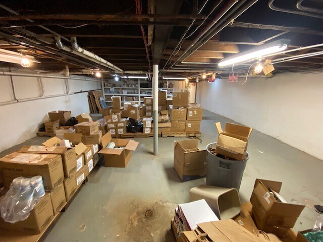 More Photos Of 108-110 W Calendar Ave, La Grange Office For Lease