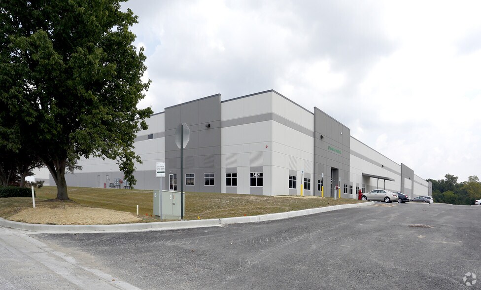 More Photos Of 8421 Bearing Dr, Indianapolis Warehouse For Lease