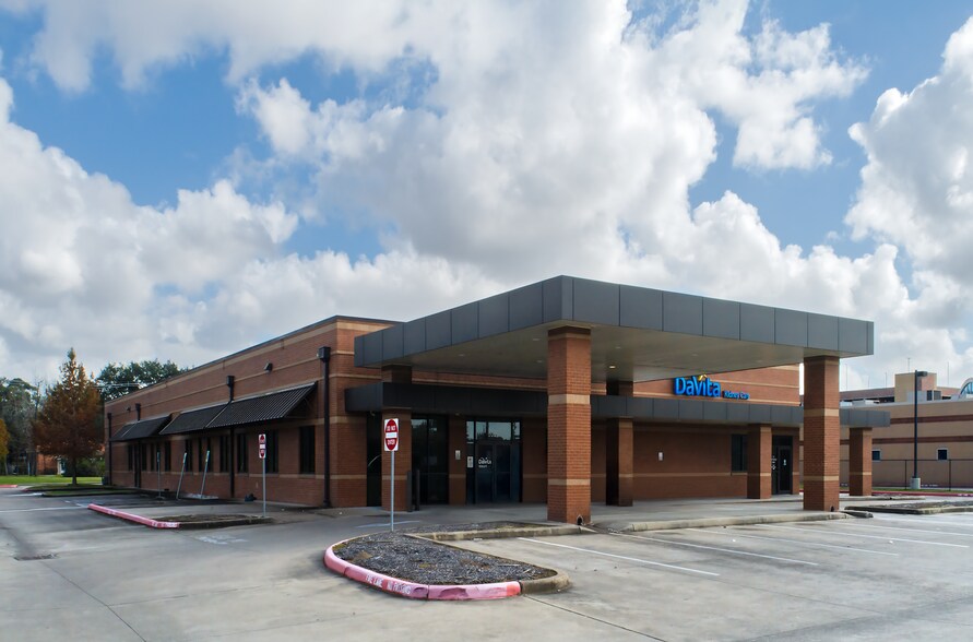 Primary Photo Of 1020 N 14th St, Beaumont Medical For Sale