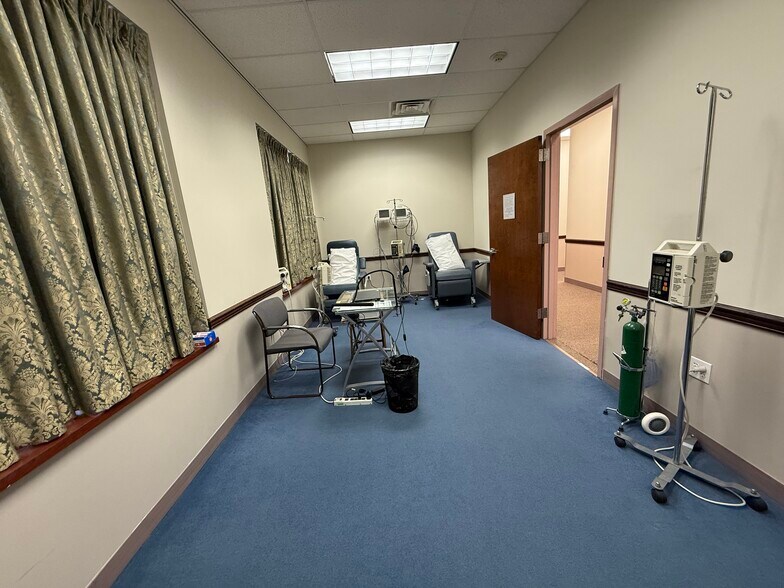 More Photos Of 294-298 State St, Hackensack Medical For Sale