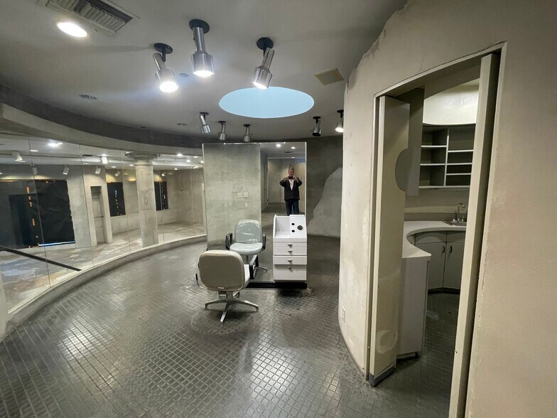 More Photos Of 3519 E Coast Hwy, Corona Del Mar Storefront For Lease