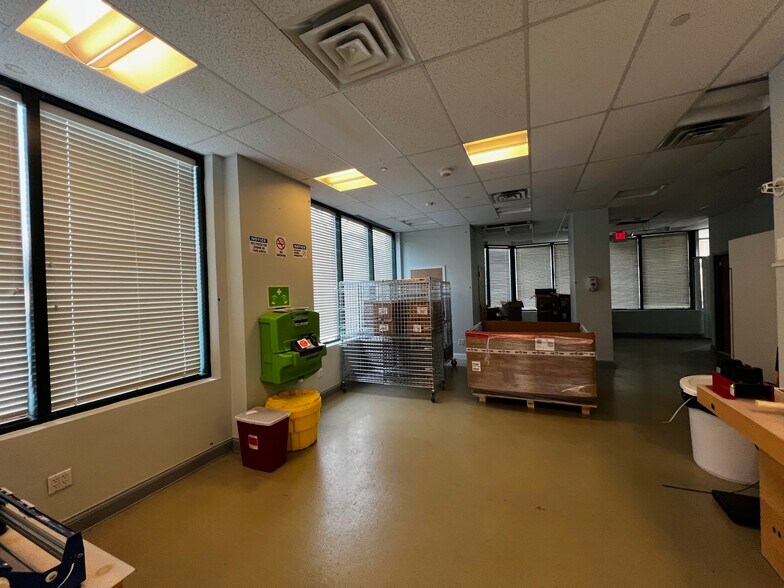 More Photos Of 100 Tower Dr, Edgewater Apartments For Lease