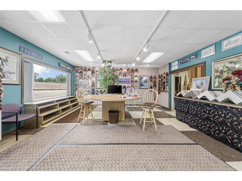 More Photos Of 206-208 Mineral Springs Rd, Owatonna Storefront Retail Office For Sale