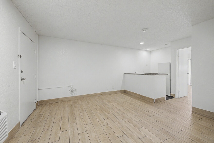 More Photos Of 1711 W Bell Rd, Phoenix Apartments For Sale