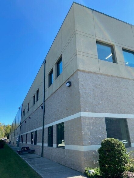 More Photos Of 1275 Park East Dr, Woonsocket Light Distribution For Lease