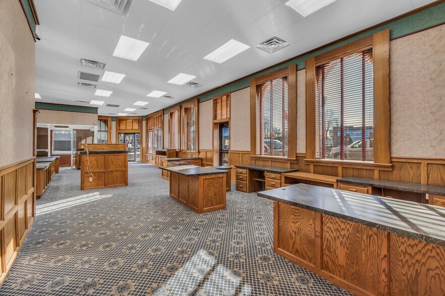 More Photos Of 112 S Pine St, Norborne Bank For Sale