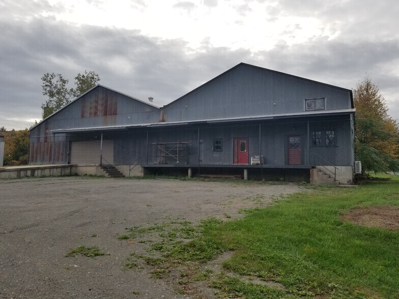 More Photos Of 6 Railroad Yard Rd, Deerfield Light Distribution For Lease