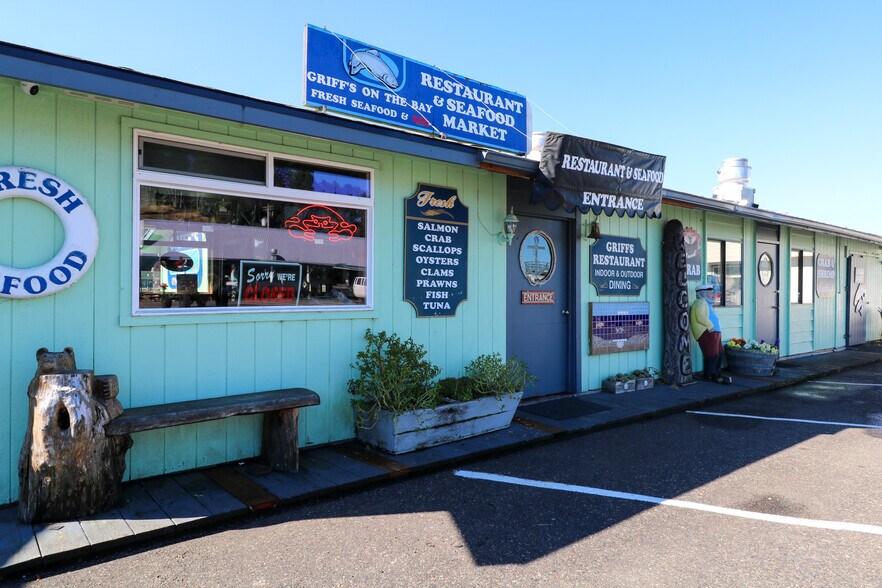 More Photos Of 142 Bay Front Loop, Winchester Bay General Retail For Sale