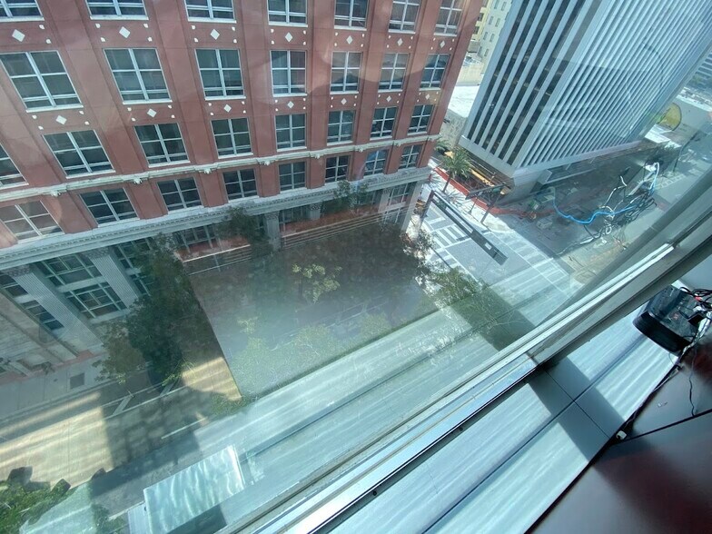 More Photos Of 14 NE 1st Ave, Miami Office For Sale