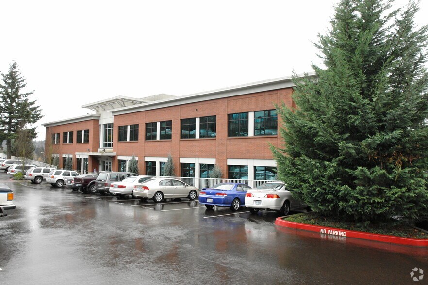 More Photos Of 1800 Blankenship Rd, West Linn Unknown For Lease