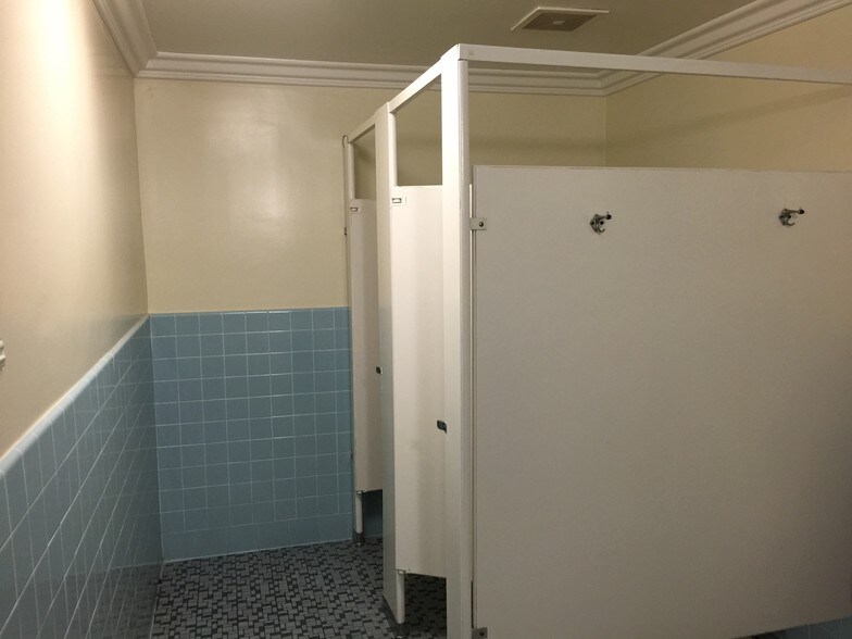 More Photos Of 5241 E 2nd St, Long Beach Medical For Lease