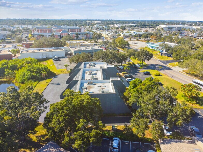 More Photos Of 6740 Crosswinds Dr, Saint Petersburg Coworking Space