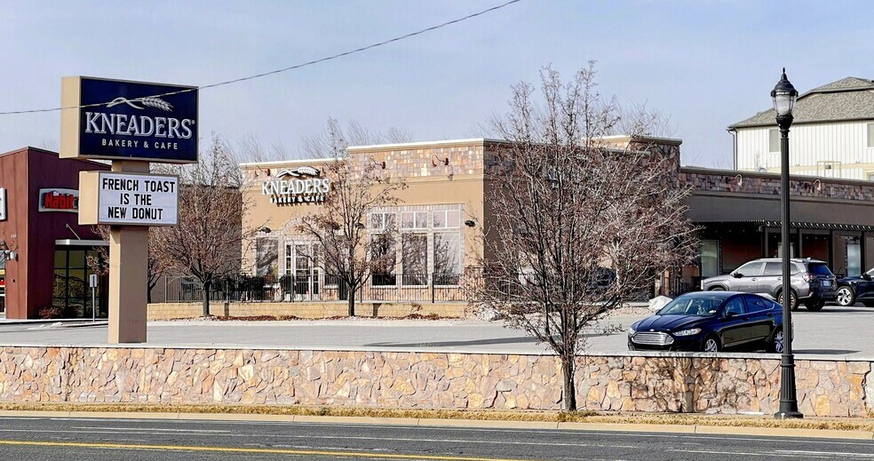 More Photos Of 480 W Antelope Dr, Layton Freestanding For Sale