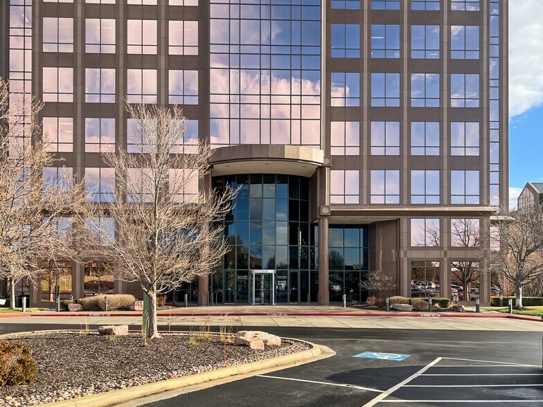 More Photos Of 7500 College Blvd, Overland Park Coworking Space