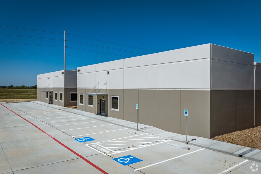 More Photos Of 2701 Twinwood Pky, Brookshire Distribution For Sale