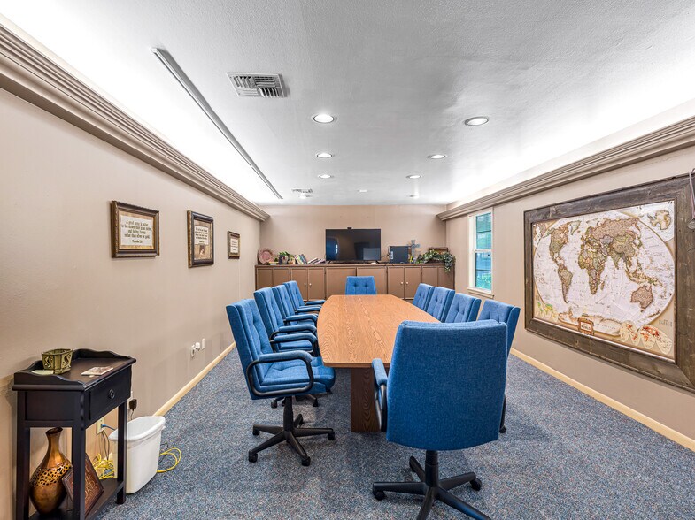 More Photos Of 1105 San Jacinto St, Rosenberg Office For Sale