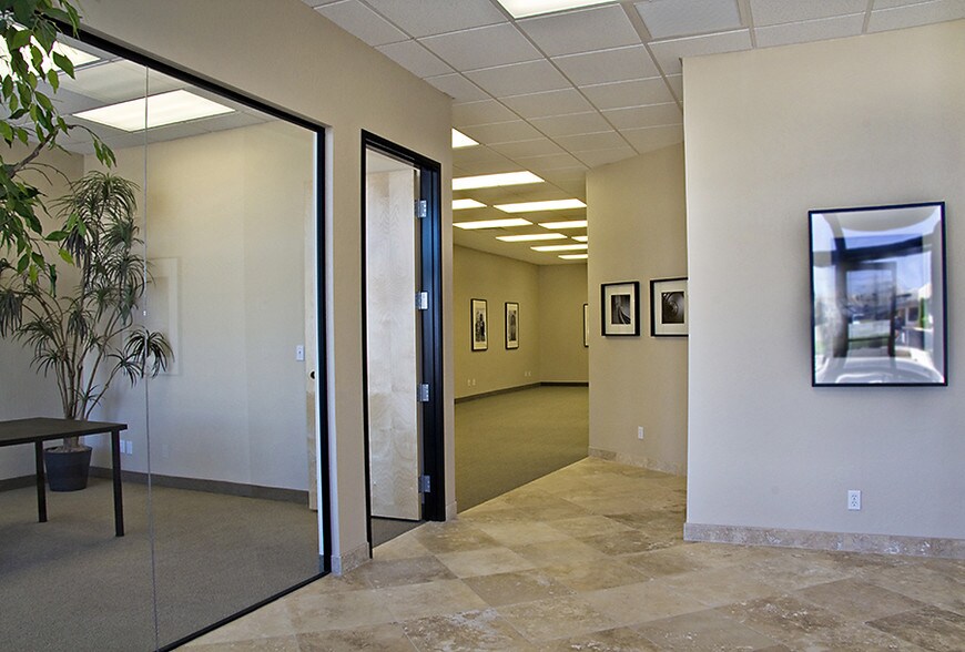 More Photos Of 7655 E Redfield Rd, Scottsdale Light Distribution For Lease